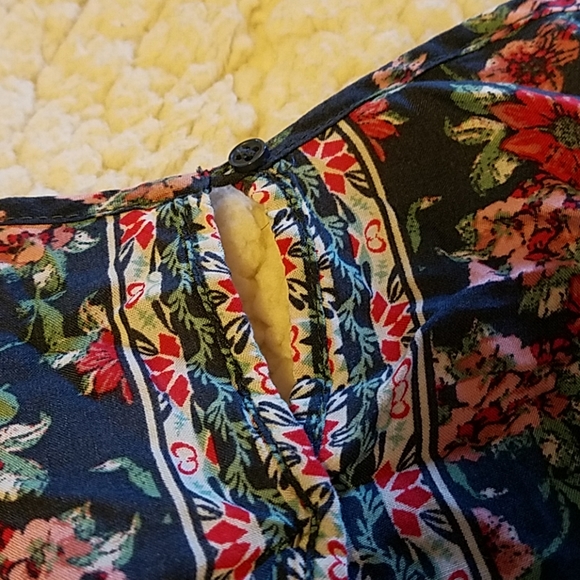 Francesca's Miami Spring floral - Picture 5 of 5